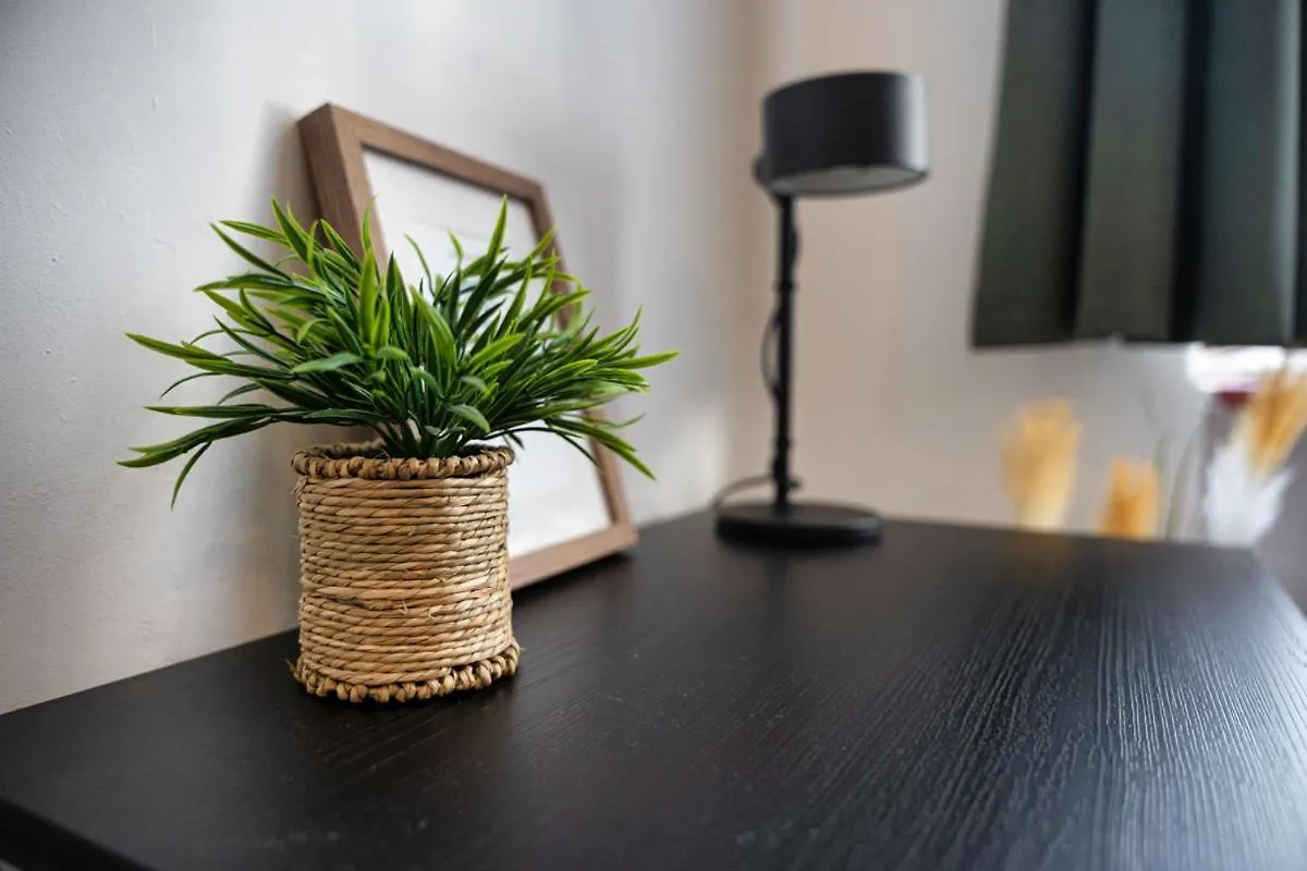 Green Palm Apartment Near By Heroes Square With Free Parking