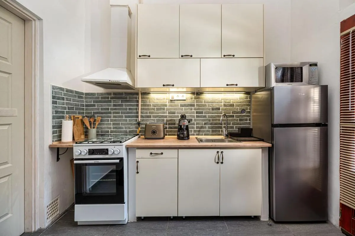Green Palm Apartment Near By Heroes Square With Free Parking Hungary