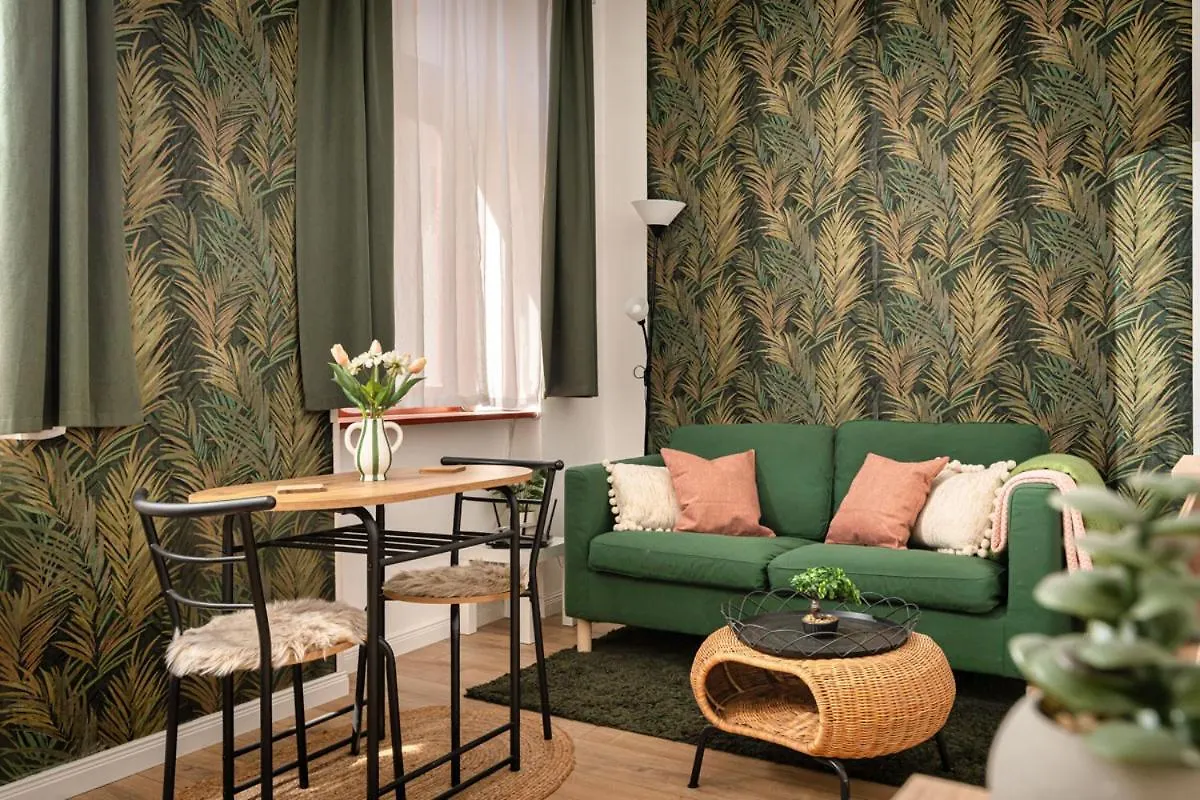 Green Palm Apartment Near By Heroes Square With Free Parking