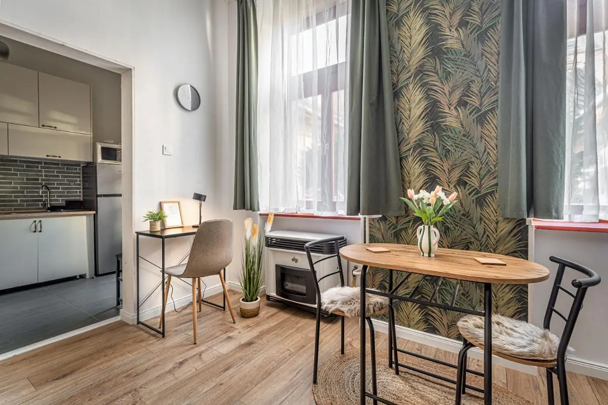 Green Palm Apartment Near By Heroes Square With Free Parking 0*, Budapeste